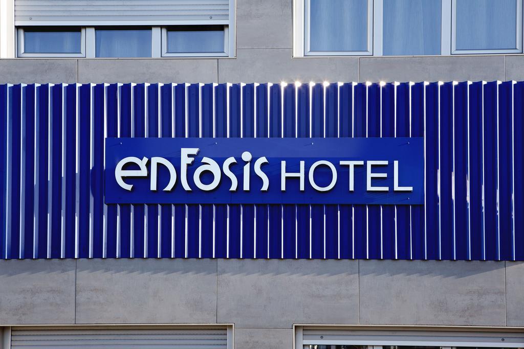 énfasis 2* El Cuervo (Andalusia)
